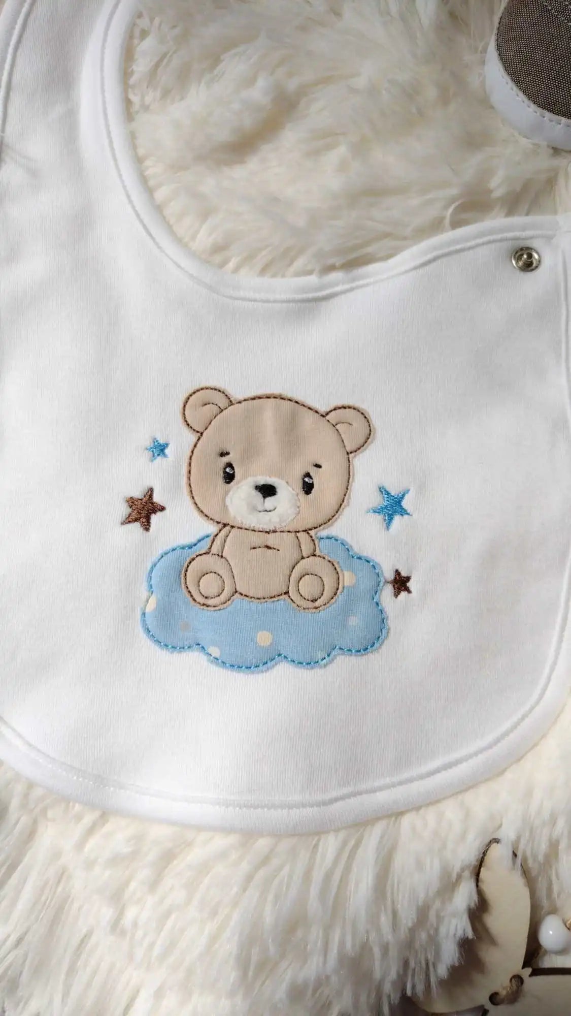 Podbradnik medvedik na oblaciku